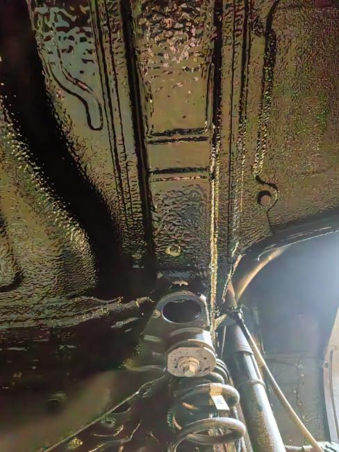 Антикоррозийная обработка днища автомобиля